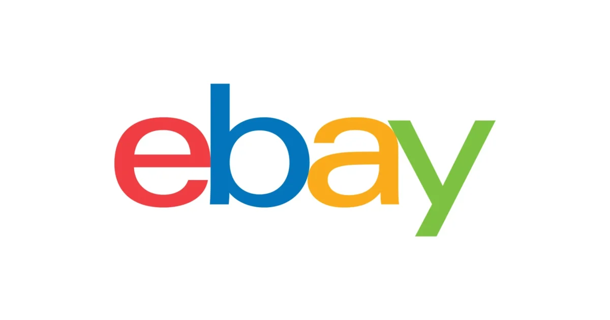 Il logo di eBay a colori su fondo bianco