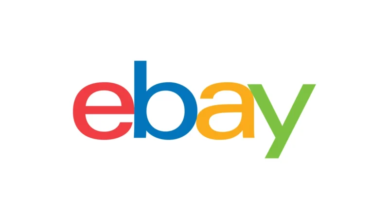 Il logo di eBay a colori su fondo bianco